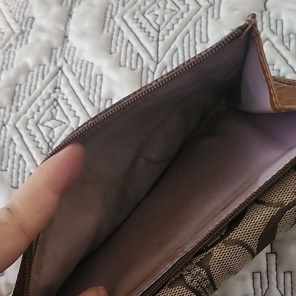 Coach Signature Canvas Wallet - Picture 6 of 12